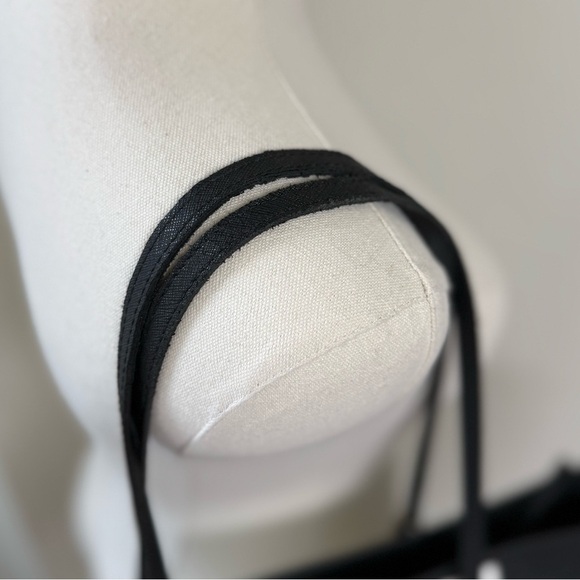 Michael Kors Black and White Jet Set Travel Large Saffiano Leather Open Tote Bag - Picture 5 of 9